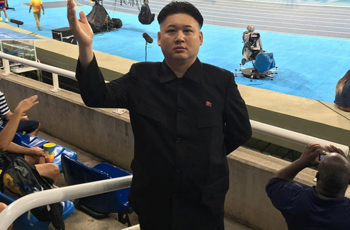 “Ban sao” ong Kim Jong-un gay sot o Olympic Rio 2016-Hinh-6